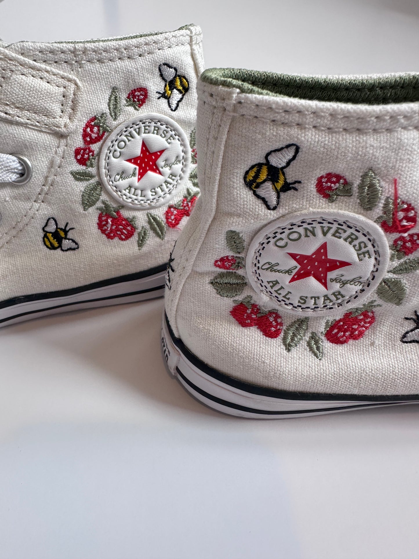 Converse embroidered size 8