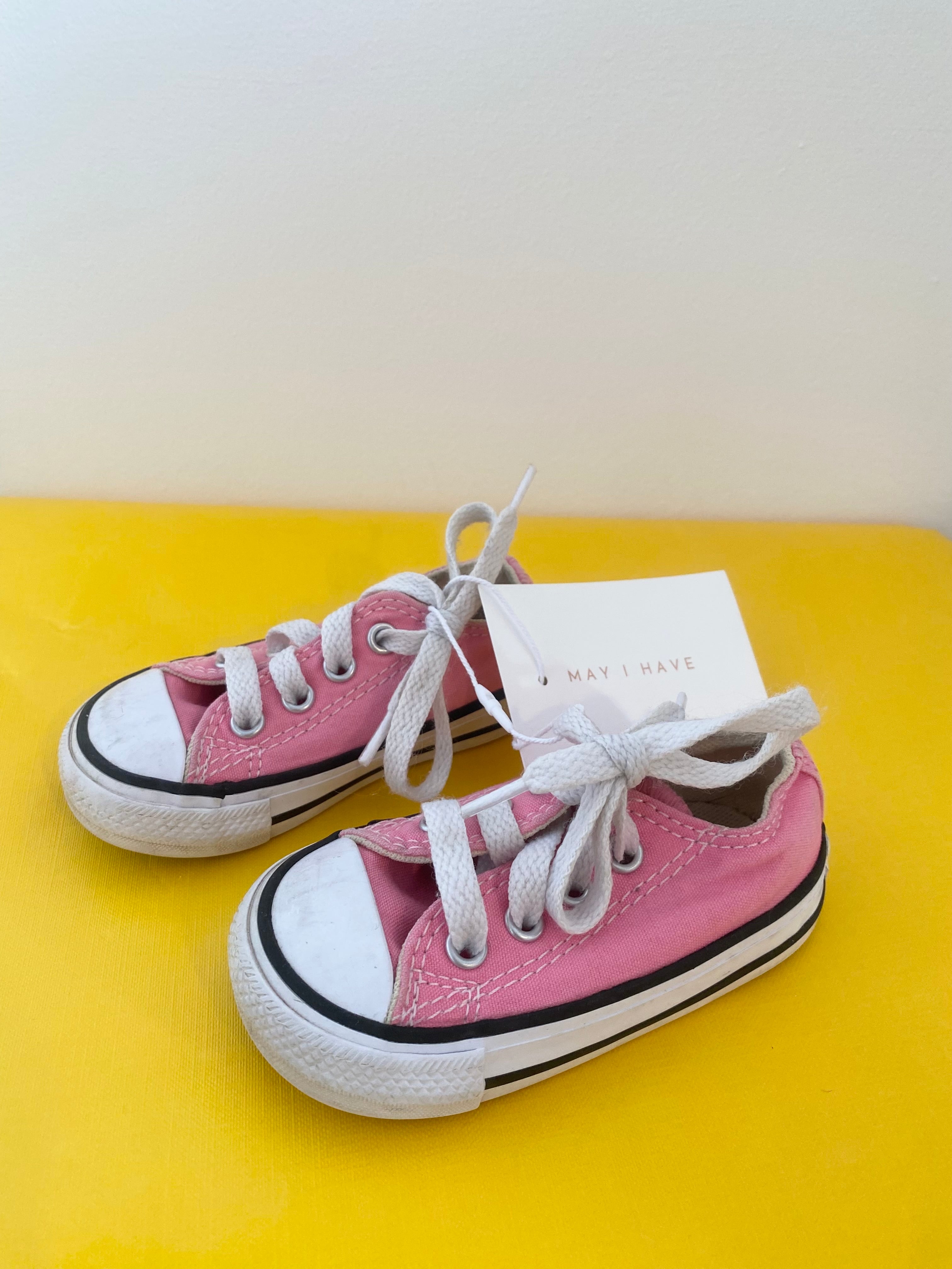 Baby pink deals converse size 4